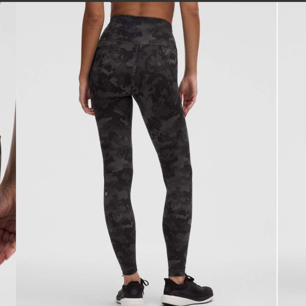Lululemon Wunder Train High-Rise Tight 28"
Hidden Heritage Lace Black size 4